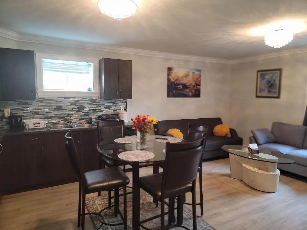 Guest house Oscar Inn & 2Bd Family Suite Or Private Room Abbotsford